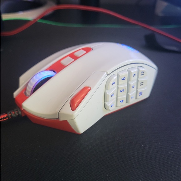 Hardly used white and red red dragon mouse. 6 ft cord - Picture 3 of 4